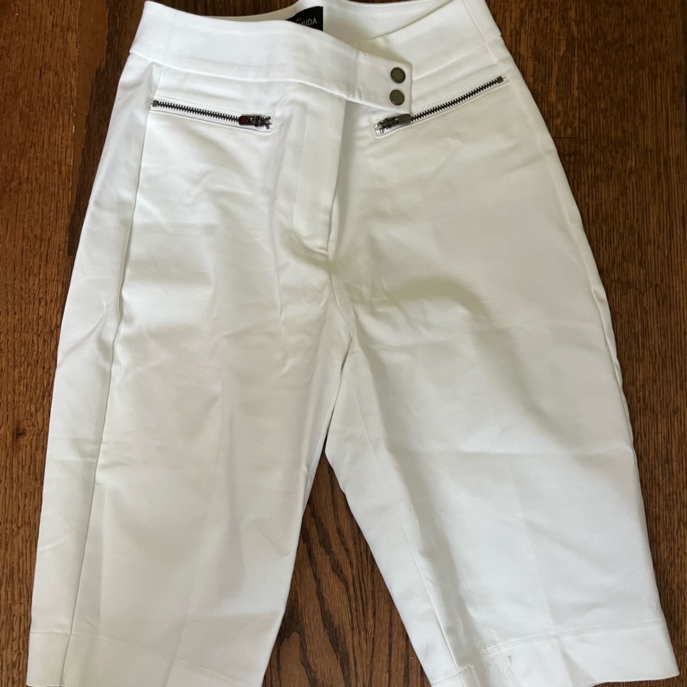 Size XS White Bermuda White House Black Market Shorts